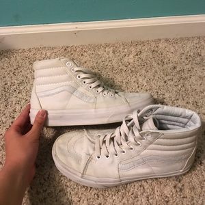 white women’s sk8 hi vans size 6.5
